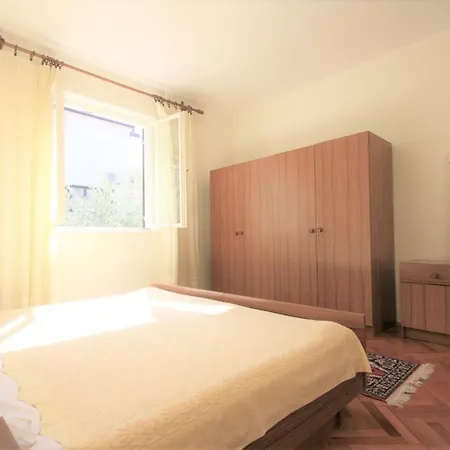 Labinac Ines, Only 300 M From Beach